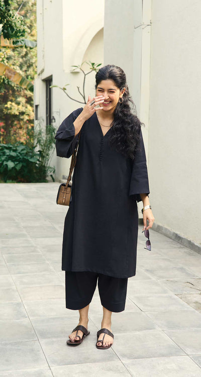 Lip Tint Kurta in Black