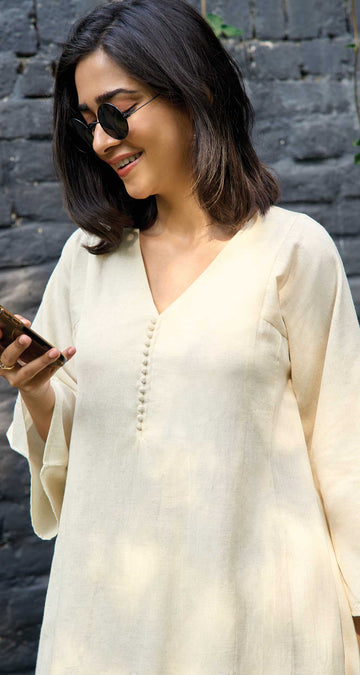 Lip Tint Kurta in Off-White