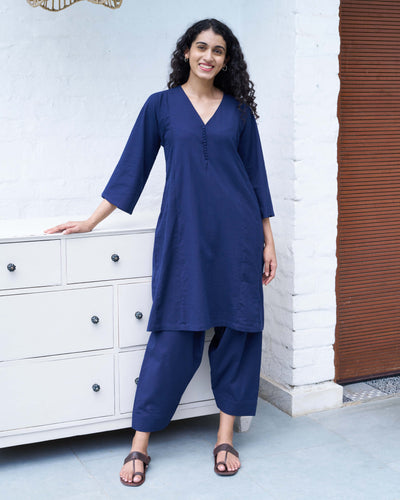 Lip Tint Pants in Navy