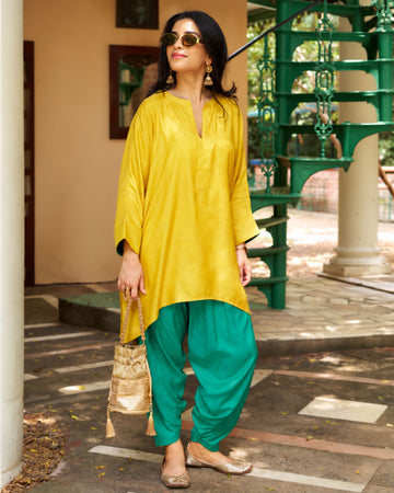 Lifafa Set in Mustard with Emerald Green Pants