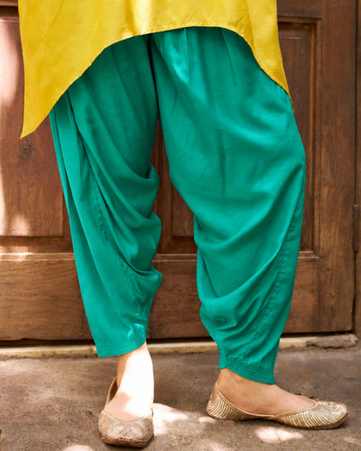 Lifafa Set in Mustard with Emerald Green Pants