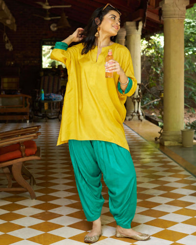 Lifafa Set in Mustard with Emerald Green Pants
